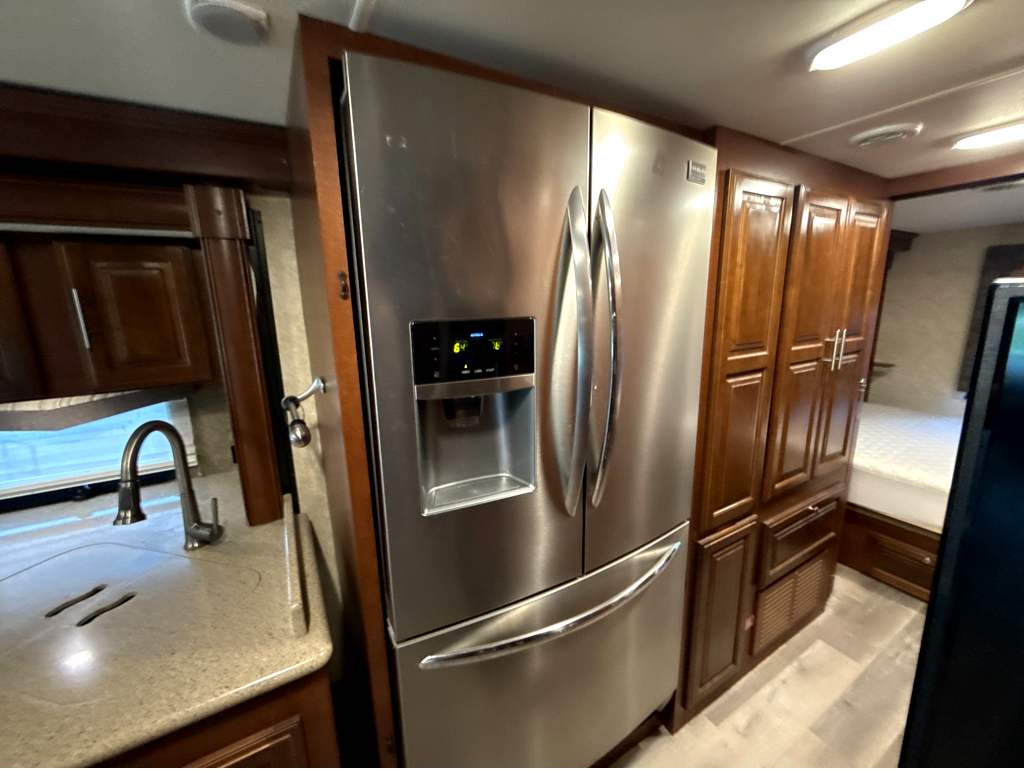 2016 FOREST RIVER GEORGETOWN 328TS - Image 21