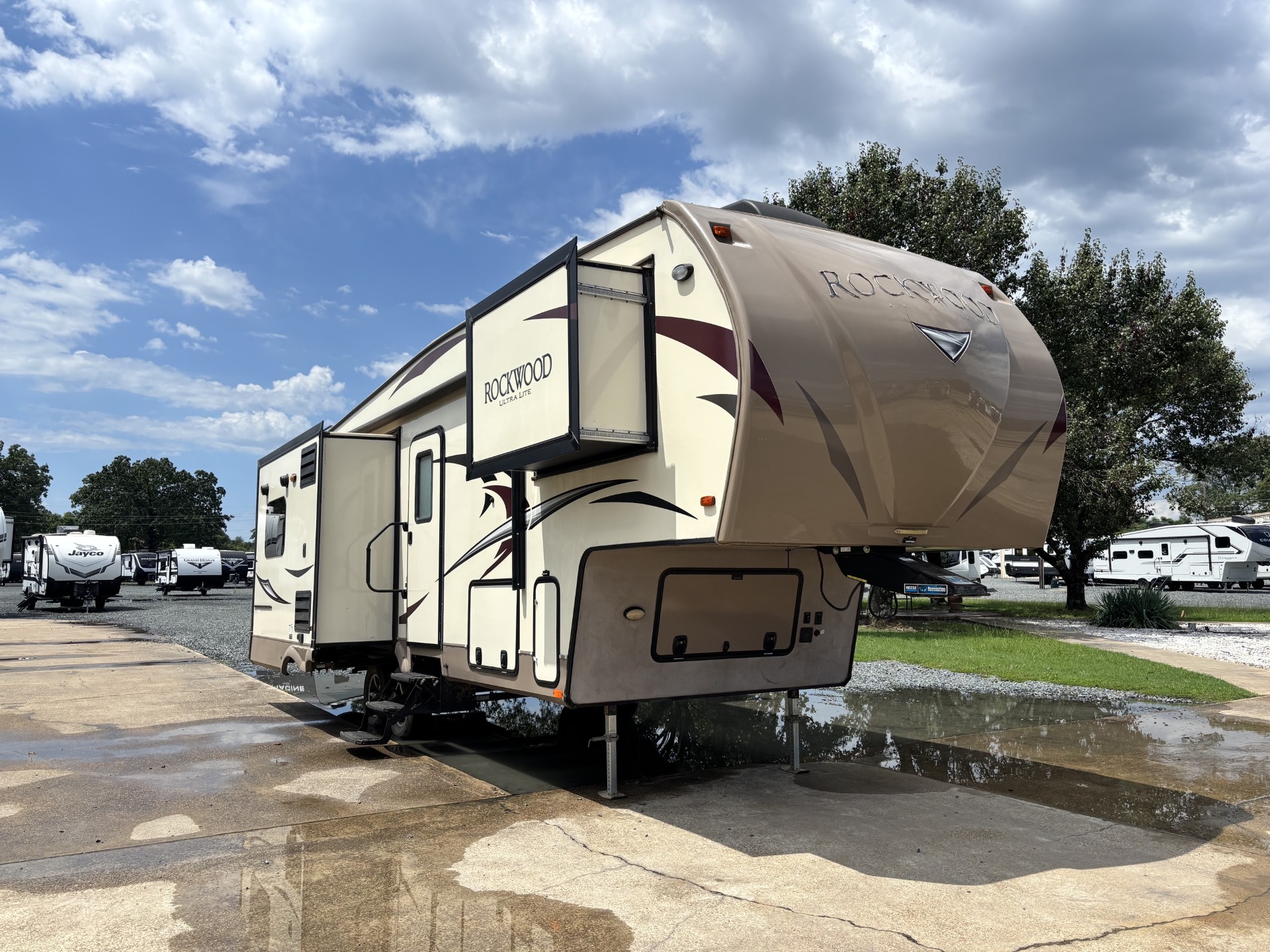 2018 Forest River Rockwood Ultra Lite 2650WS - Image 1