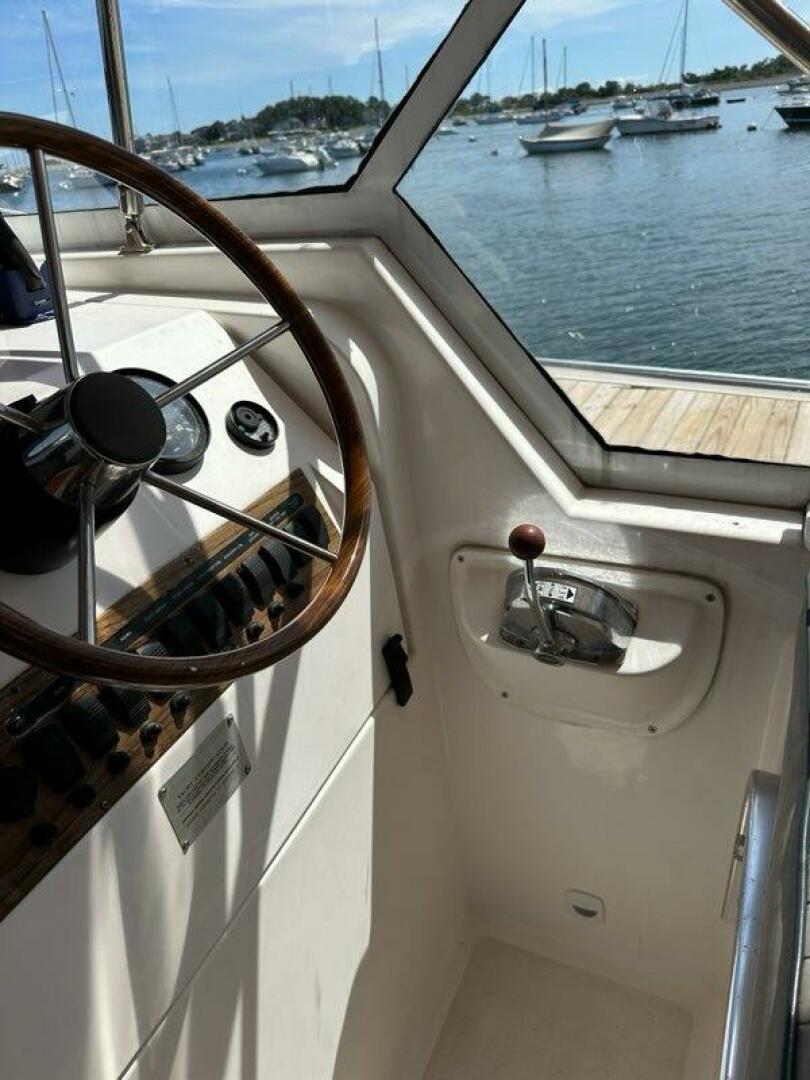 2002 Mainship Pilot 34 - Image 17