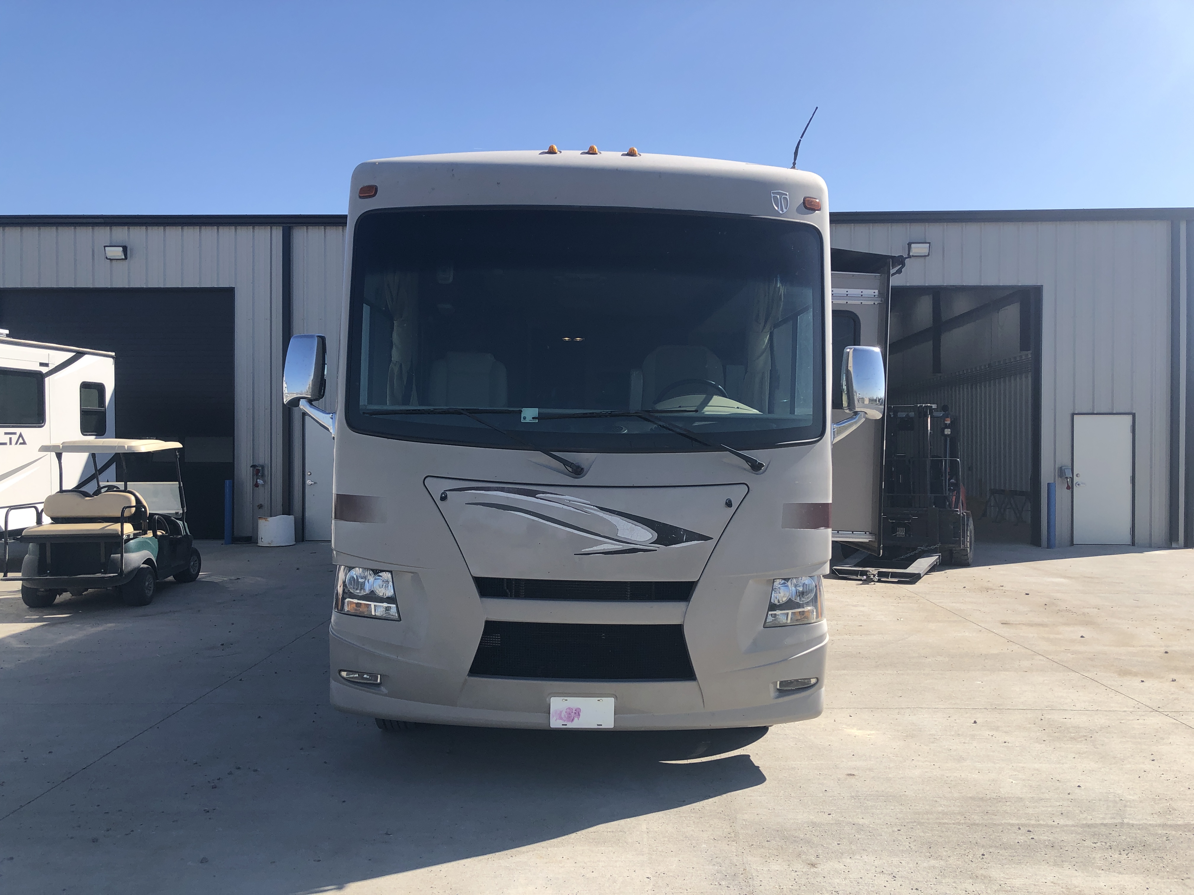 2013 Thor Motor Coach Windsport 32A - Image 13