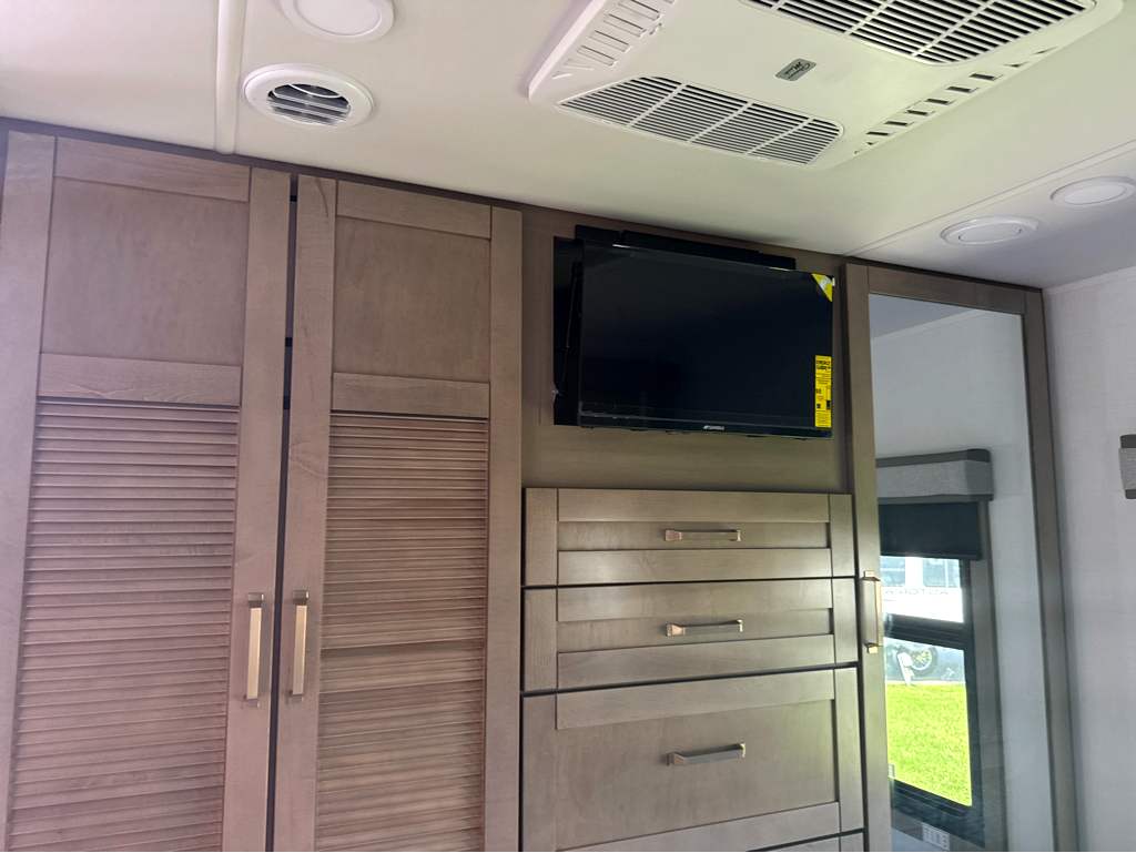 2027 JAYCO GREYHAWK 29MV - Image 25