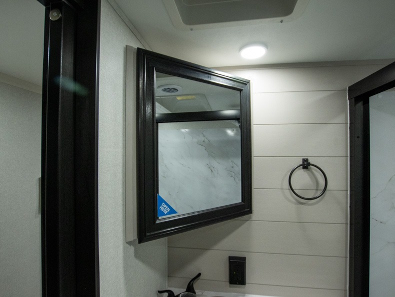 2026 Jayco Seismic 399 - Image 18