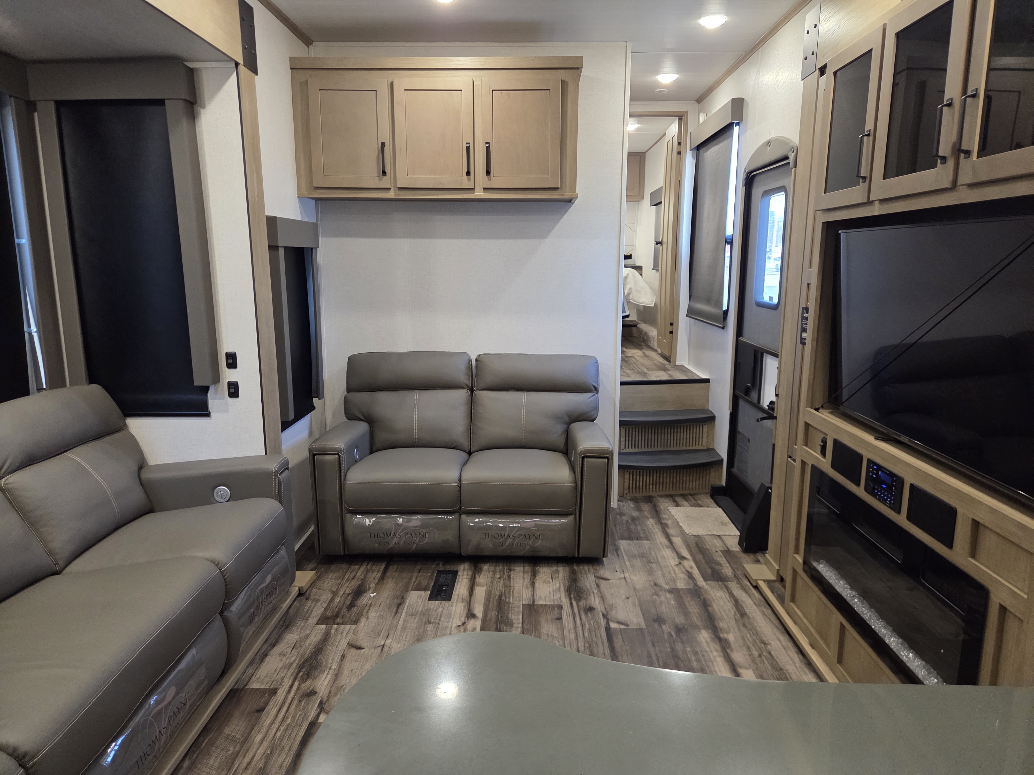 2022 Keystone Raptor 423 - Image 18