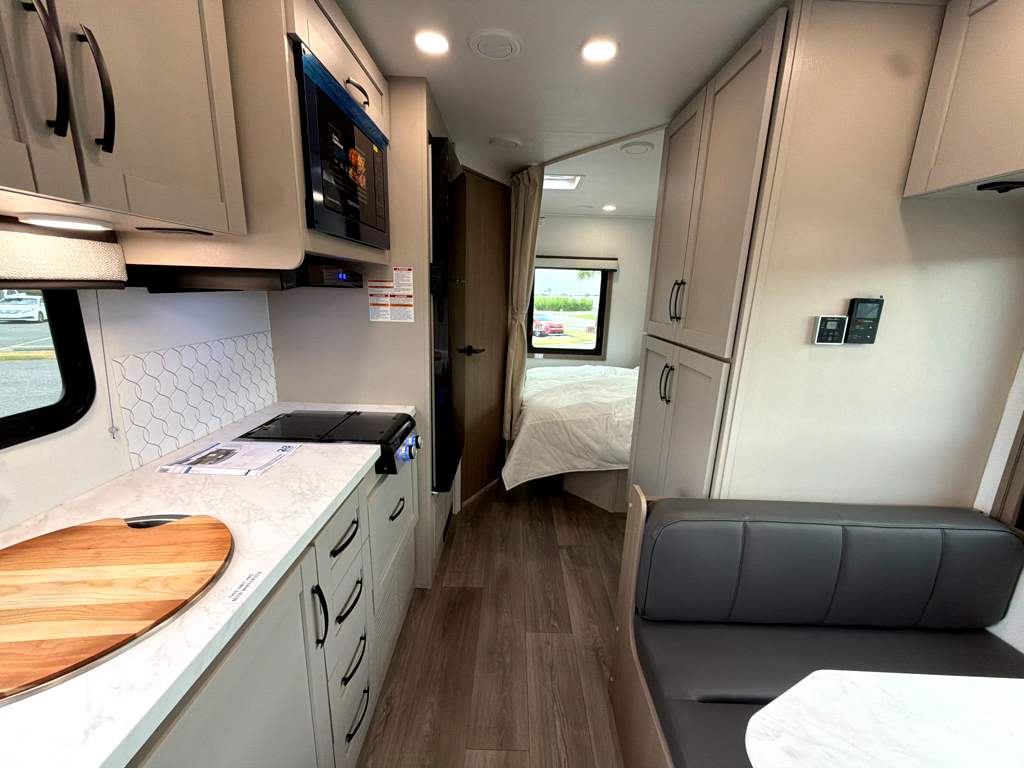 2027 JAYCO REDHAWK SE 22C - Image 33