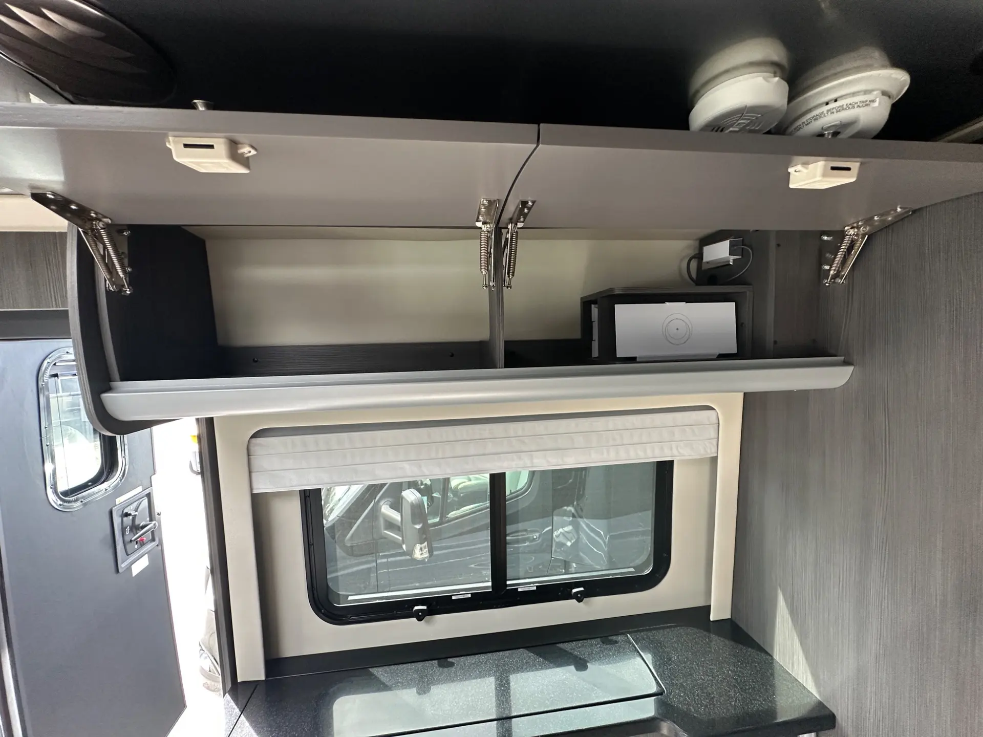 2026 Airstream Atlas - Image 25