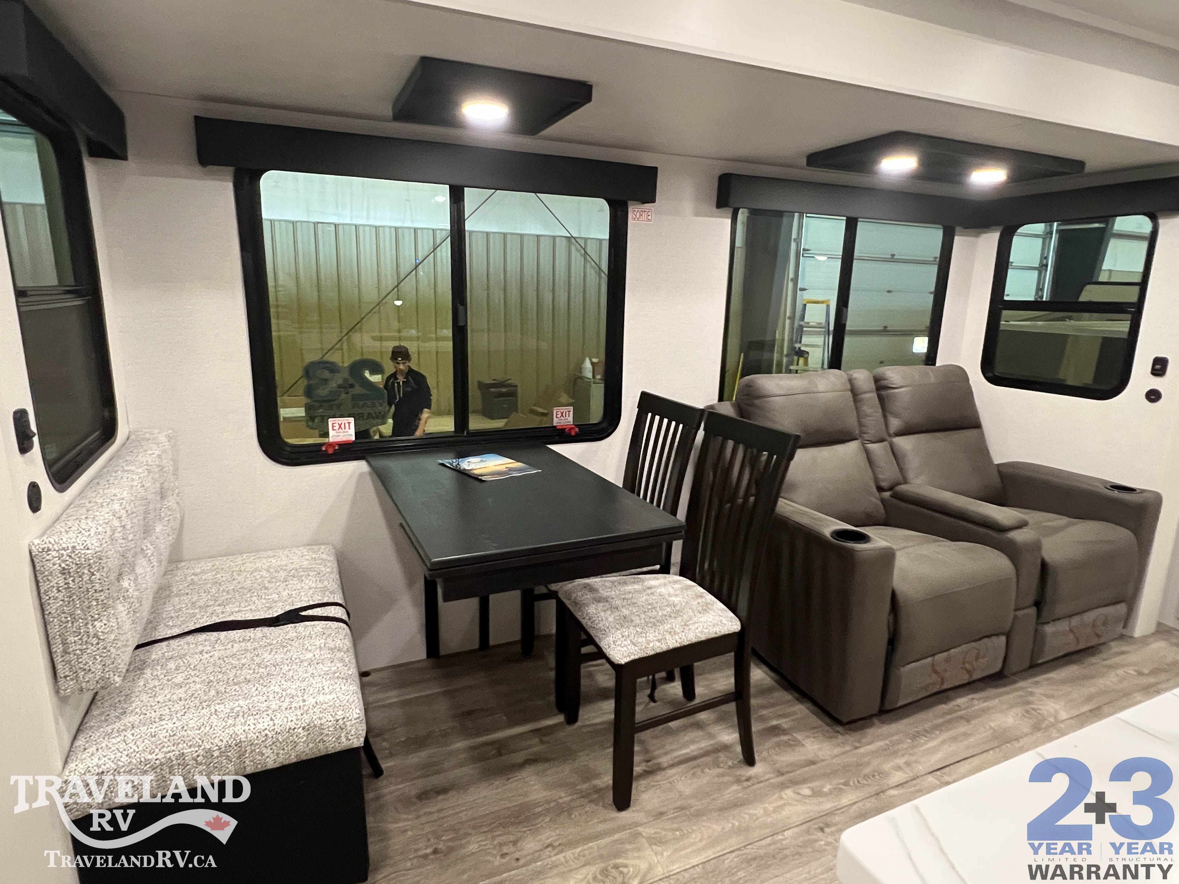 2027 Jayco Eagle 312BHOK - Image 21