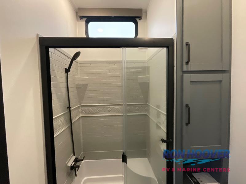 2026 PALOMINO 429LFT - Image 20