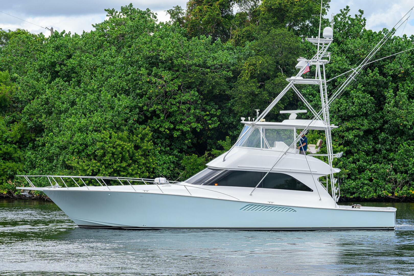 2004 Viking 56 Convertible - Image 9