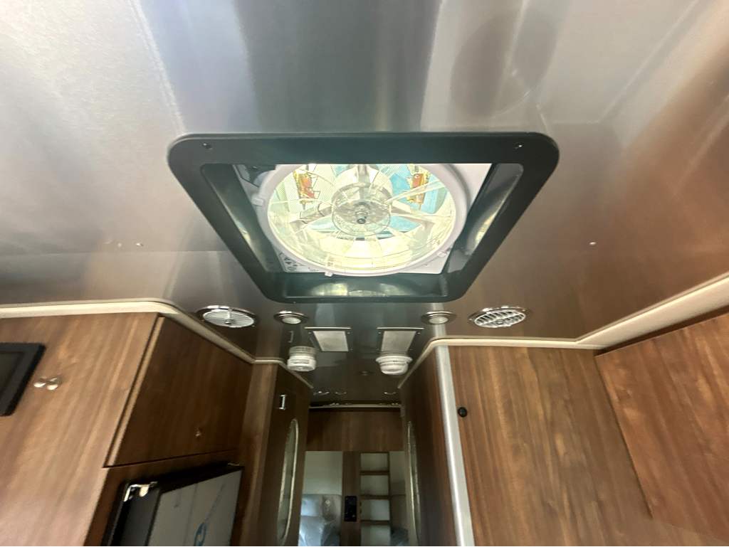 2027 AIRSTREAM ATLAS 25RT - Image 28