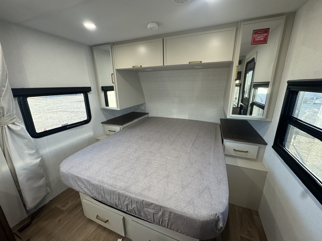 2027 IMAGINE XLS 22MLE - Image 16