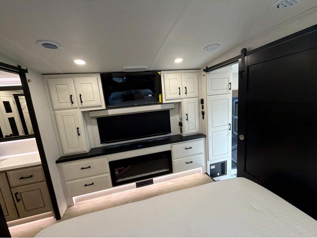 2027 JAYCO PINNACLE 38FBRK - Image 42