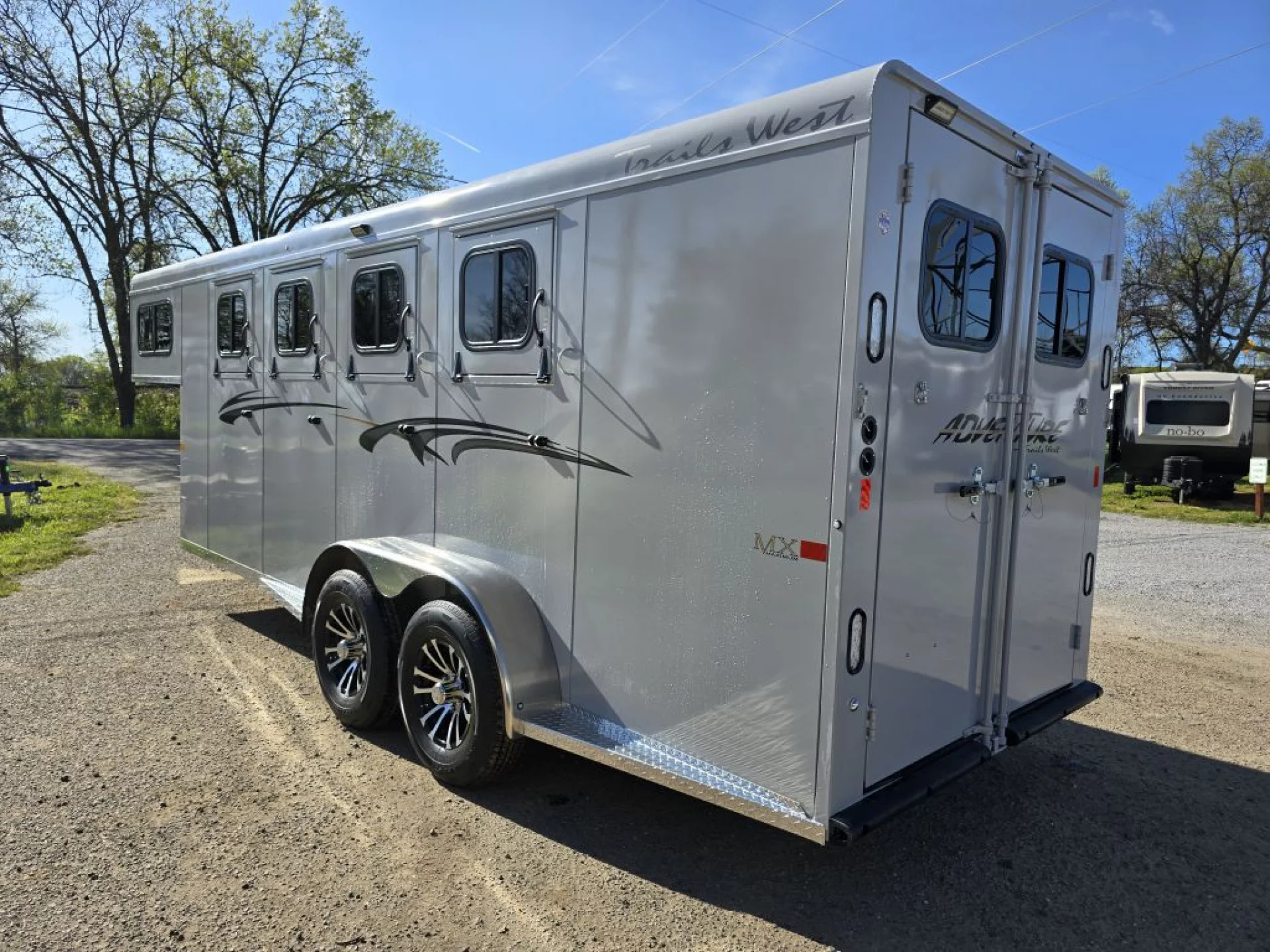 2026 TRAILS WEST TRAILS WEST ADVENTURE MX 4 HORSE GOOSENECK 4H GN - Image 3