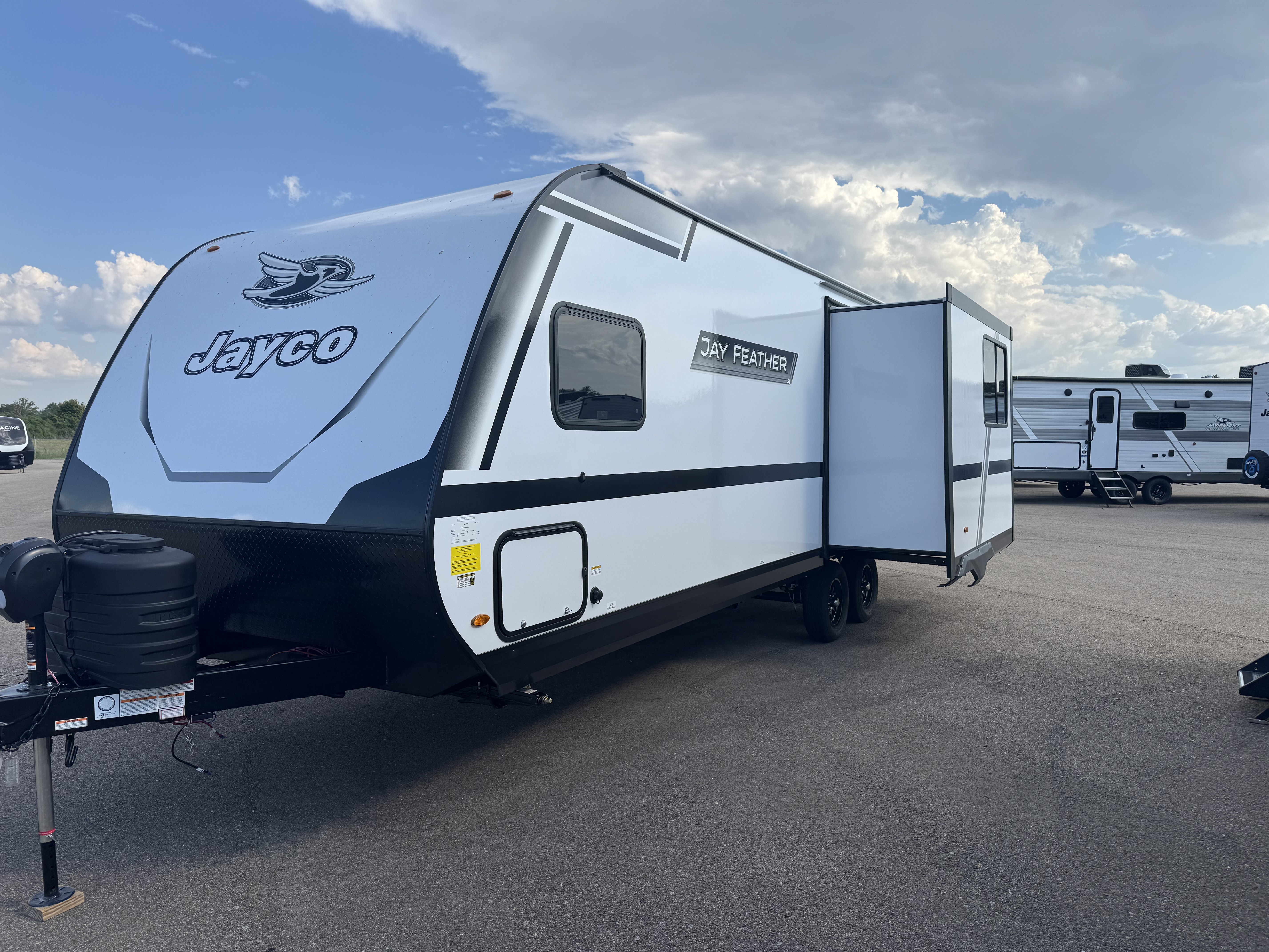 2027 JAYCO JAY FEATHER 25RLSL - Image 2