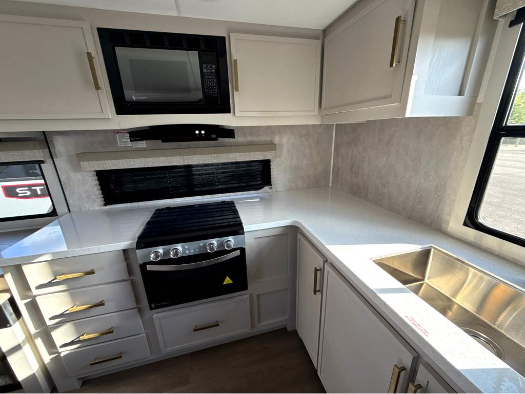 2027 VENTURE RV STRATUS 271VRK - Image 25