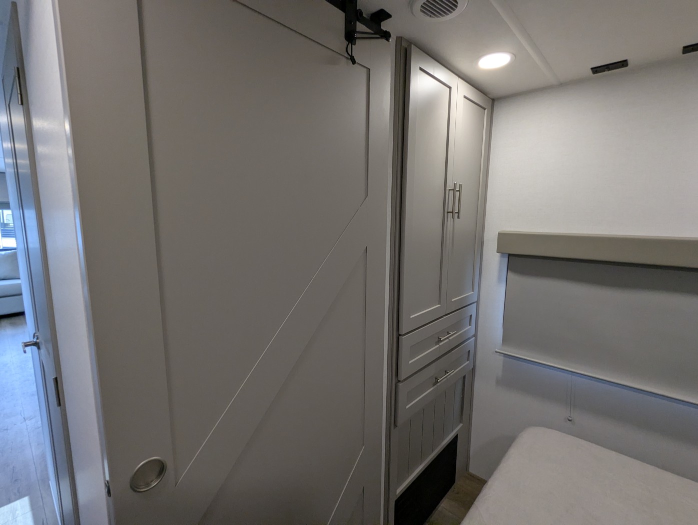 2026 Alliance RV Avenue 298RL - Image 9