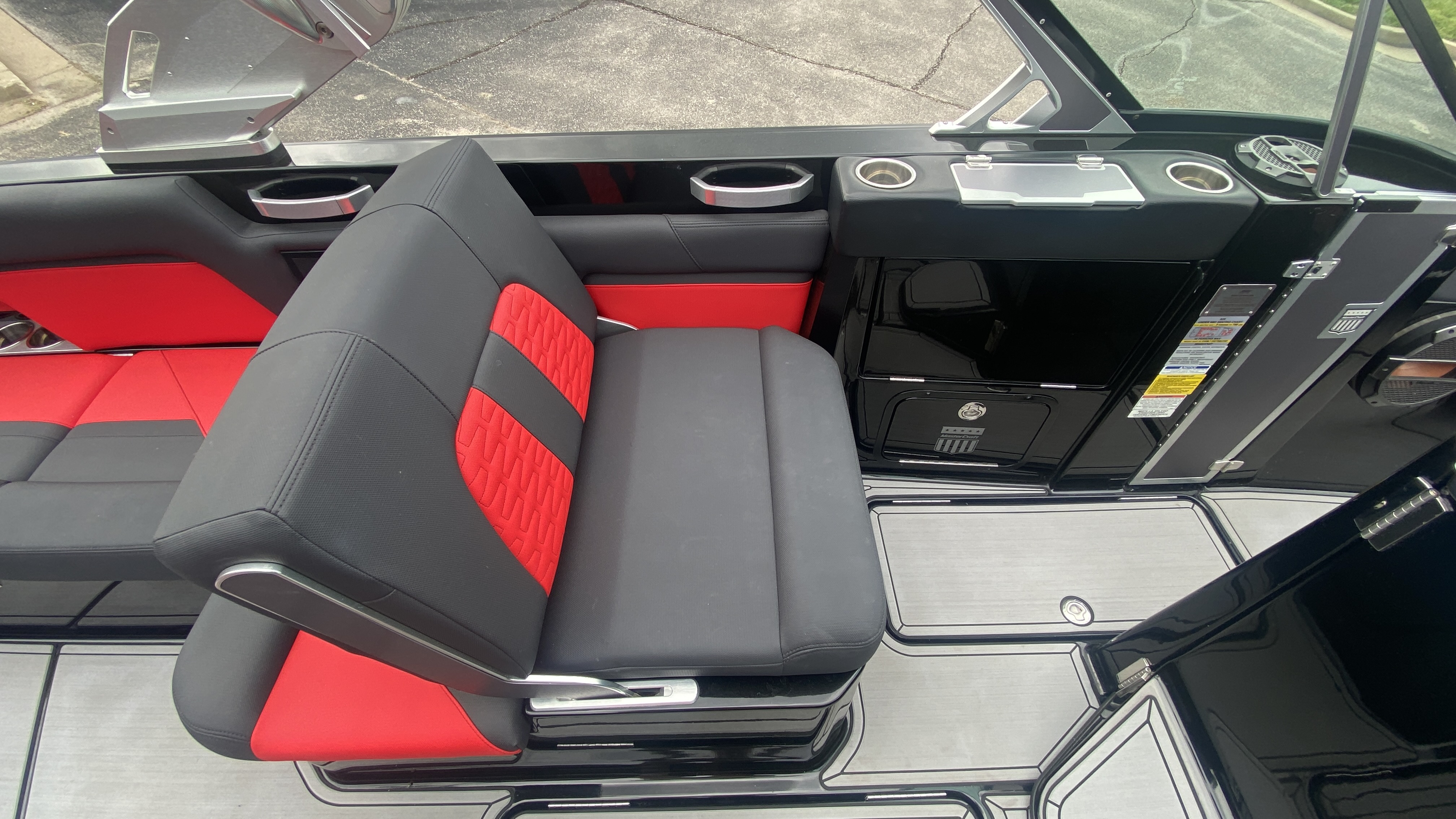 2021 MasterCraft X26 - Image 25