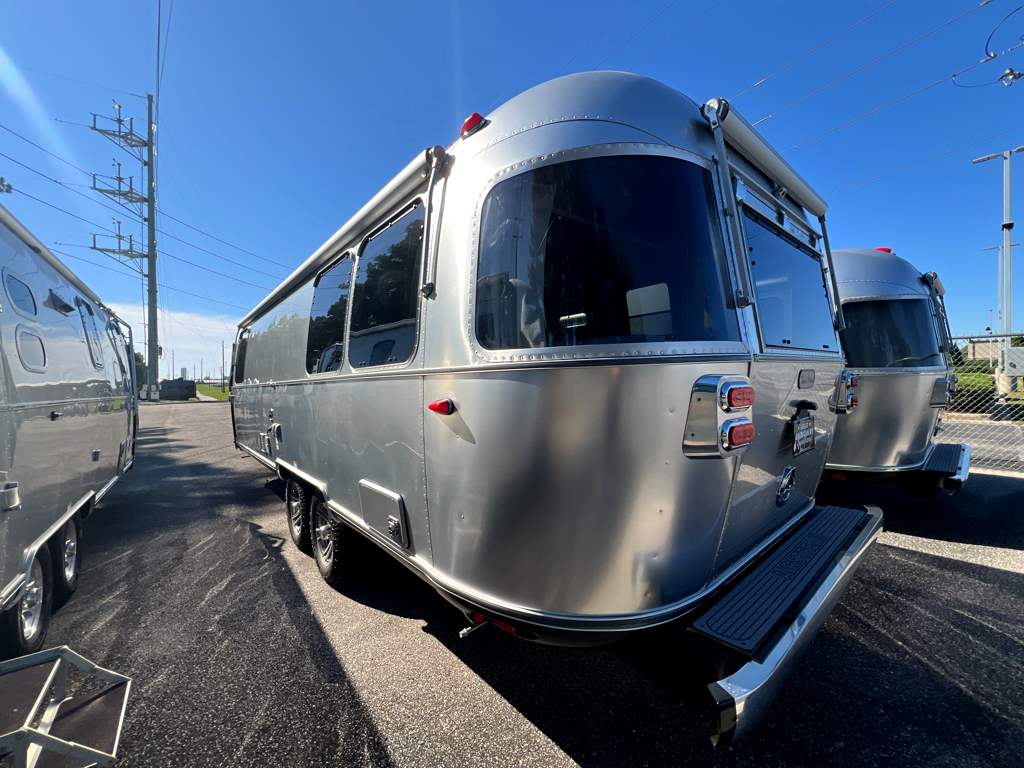 2027 AIRSTREAM TRADE WIND 27FBQ - Image 3