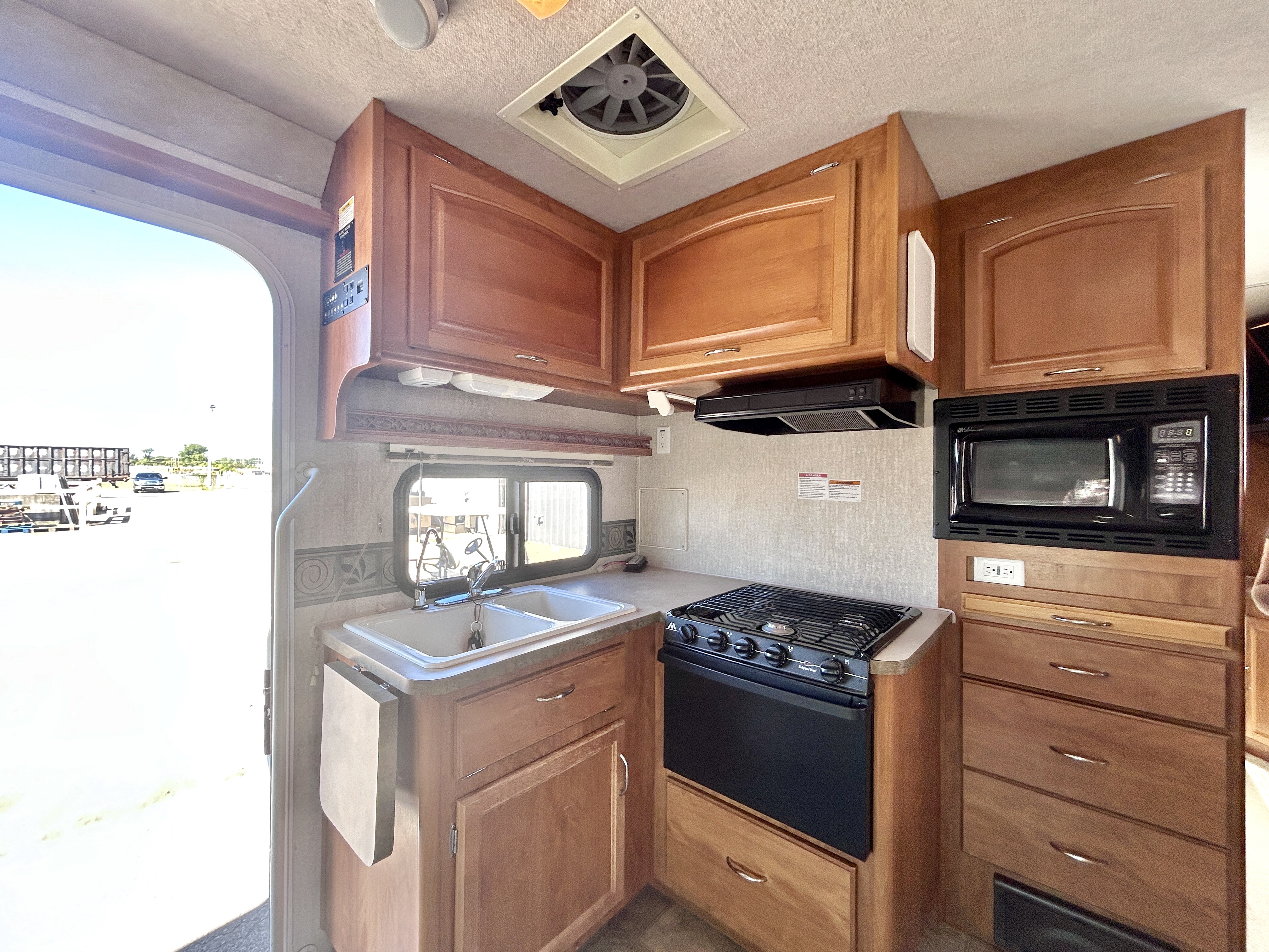 2007 FLEETWOOD TIOGA 31M - Image 17
