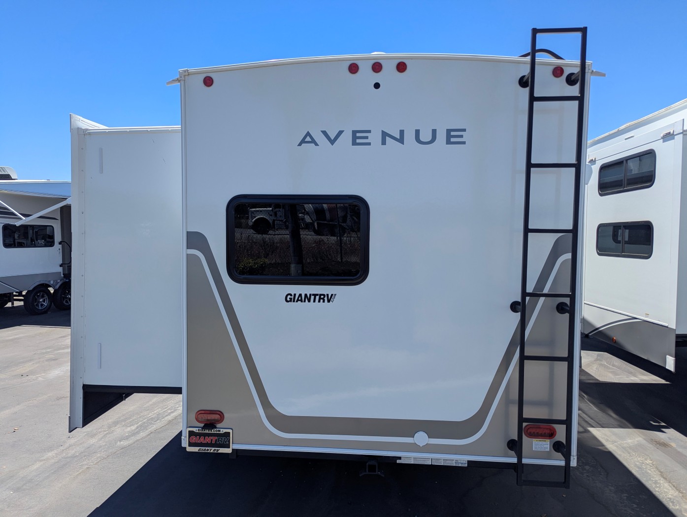 2027 Alliance RV Avenue 30BH - Image 14