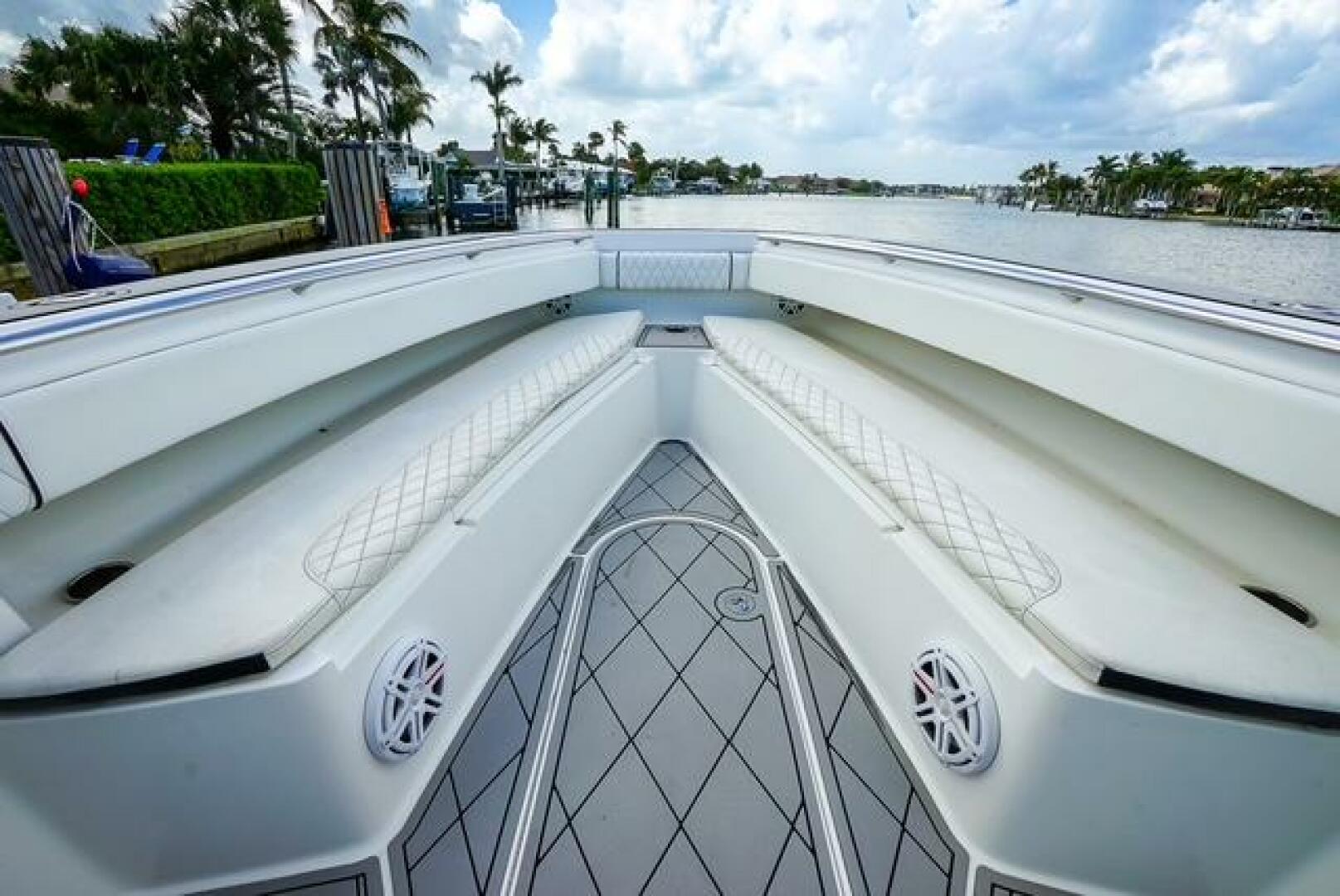 2007 Spectre 37 Center Console - Image 18