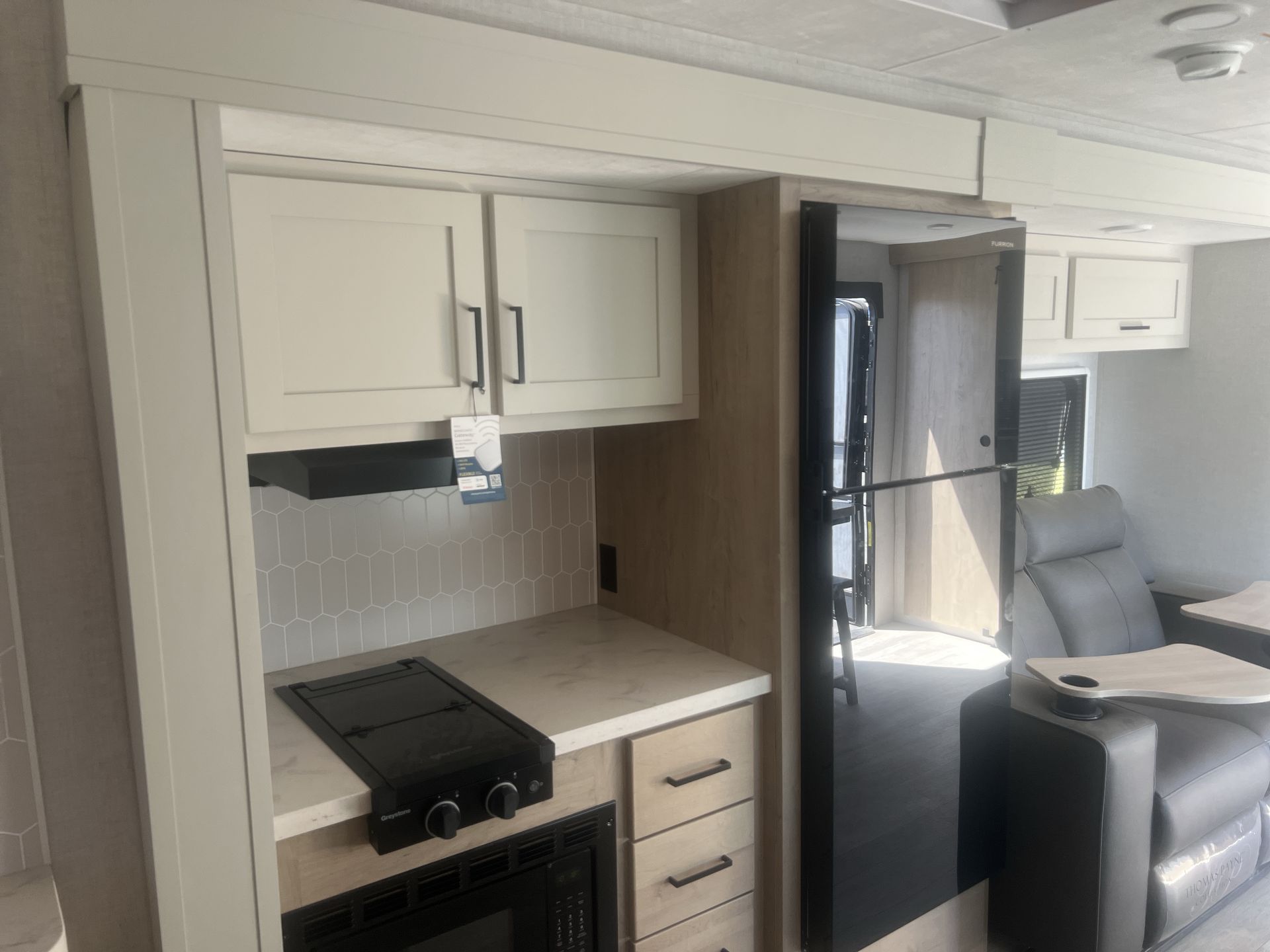 2027 Ember RV Touring Edition 2300MLL - Image 18
