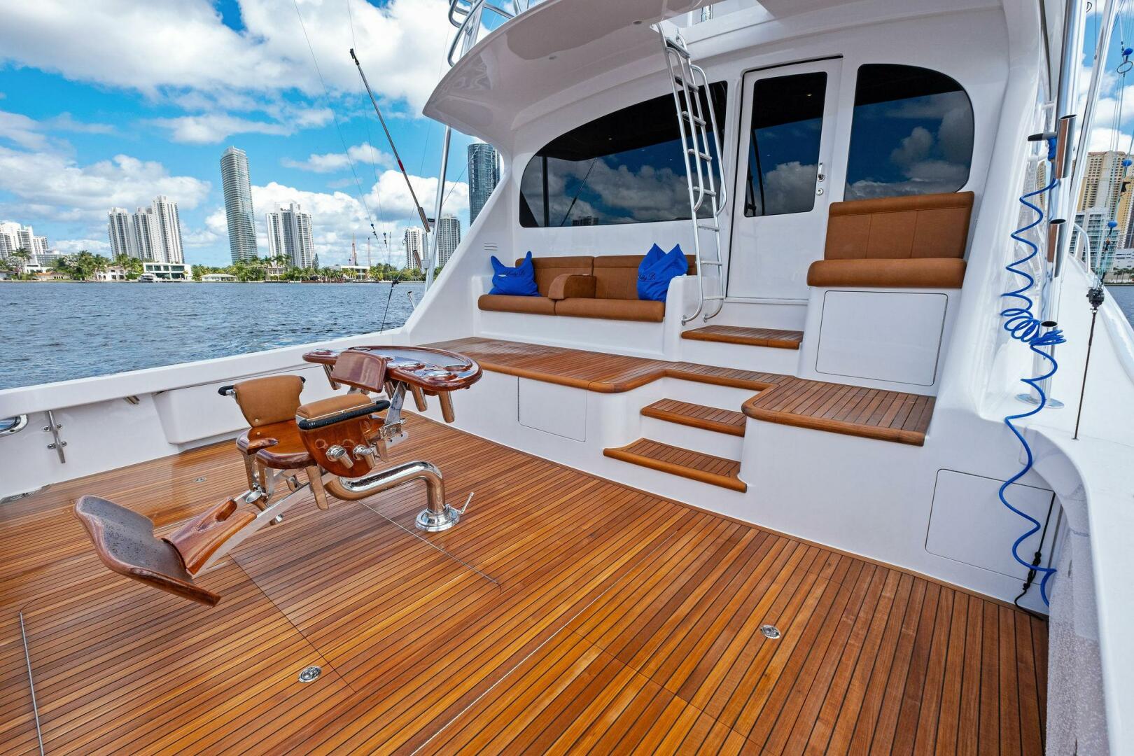 2012 Viking 82 Convertible - Image 63