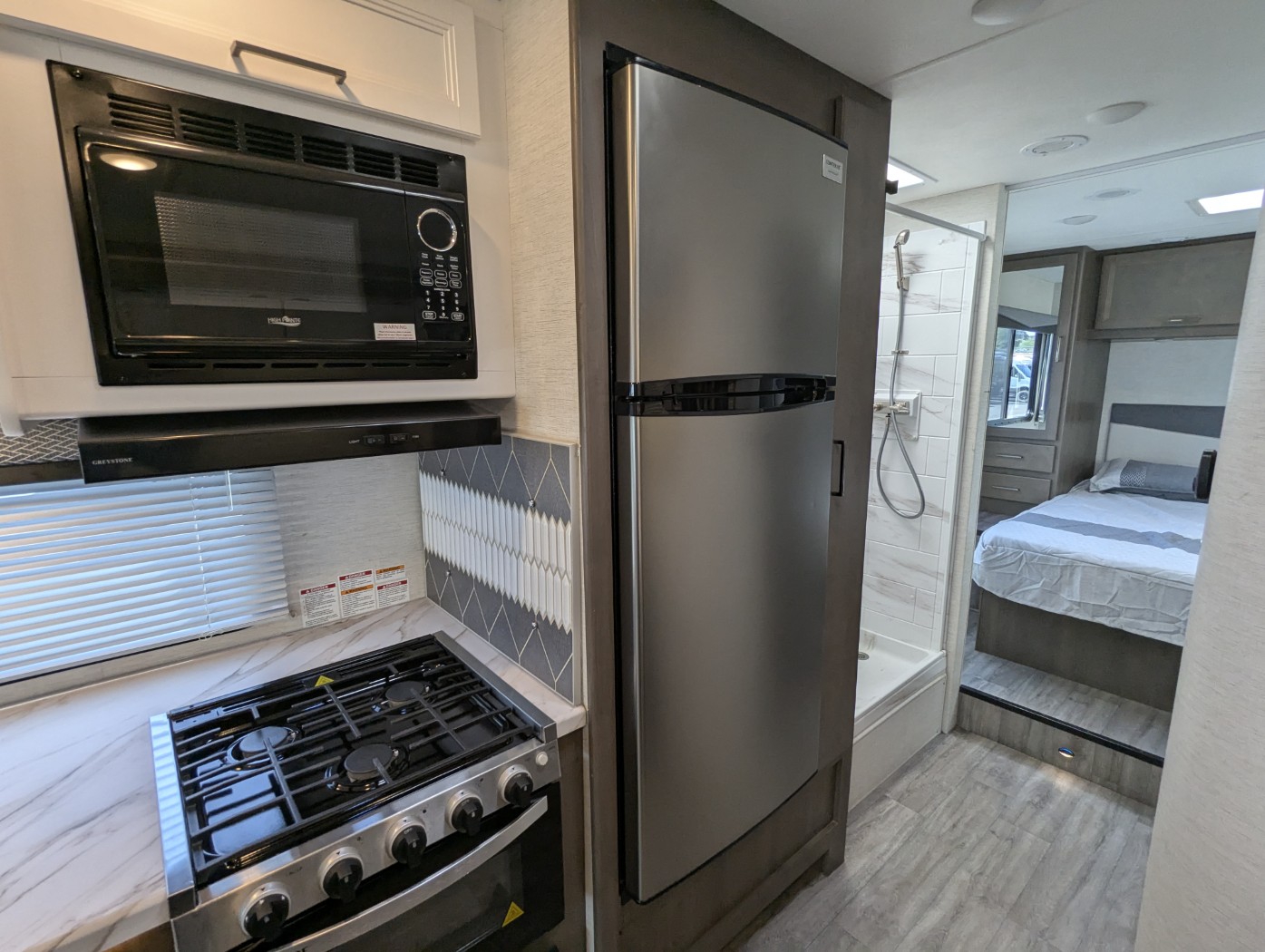 2025 Thor Motor Coach Four Winds 31MV - Image 18