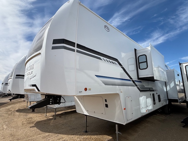 2026 CHEROKEE ARCTIC WOLF 38LEAH - Image 3