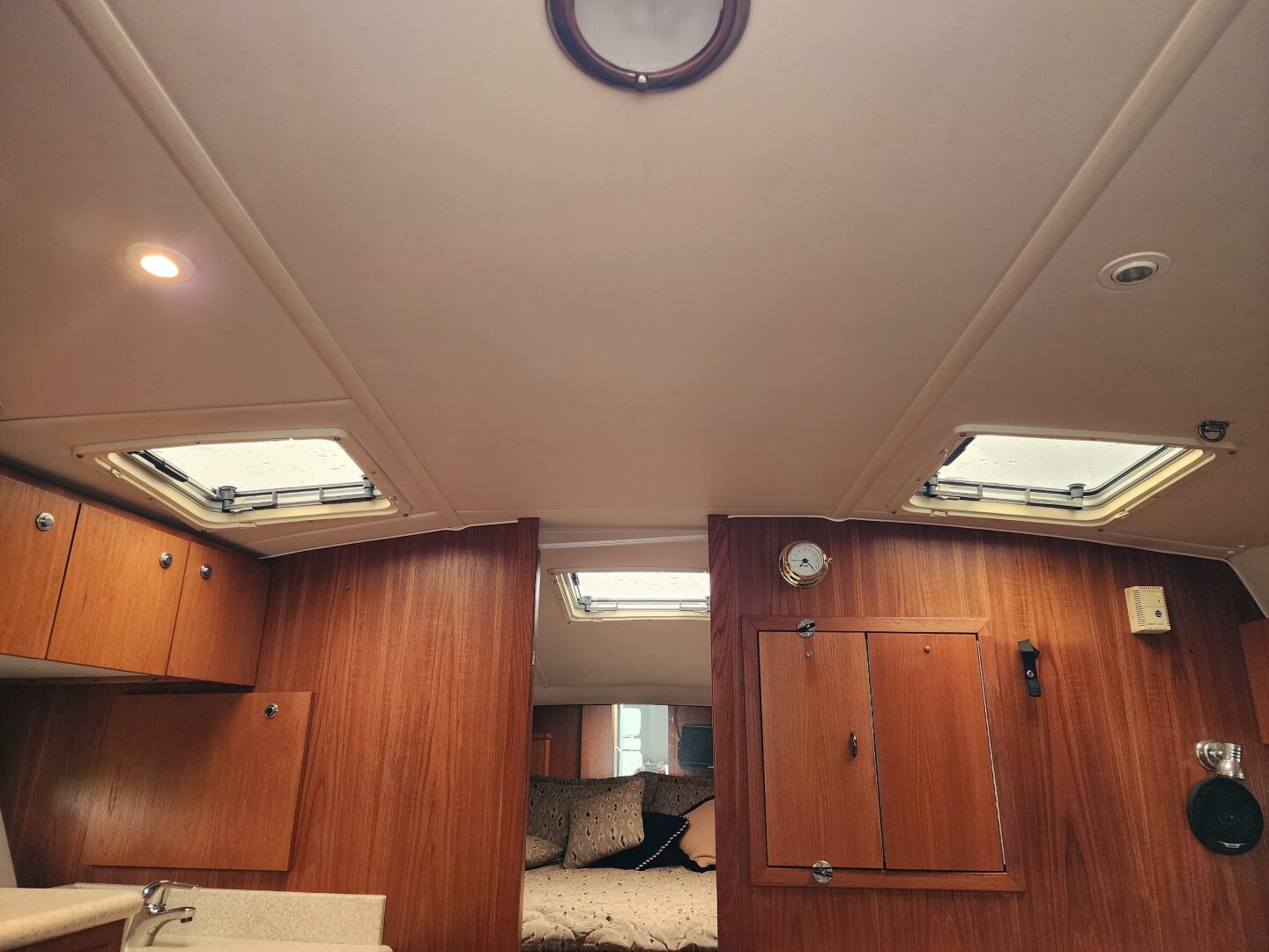 2001 Tiara Yachts 3500 Open - Image 8