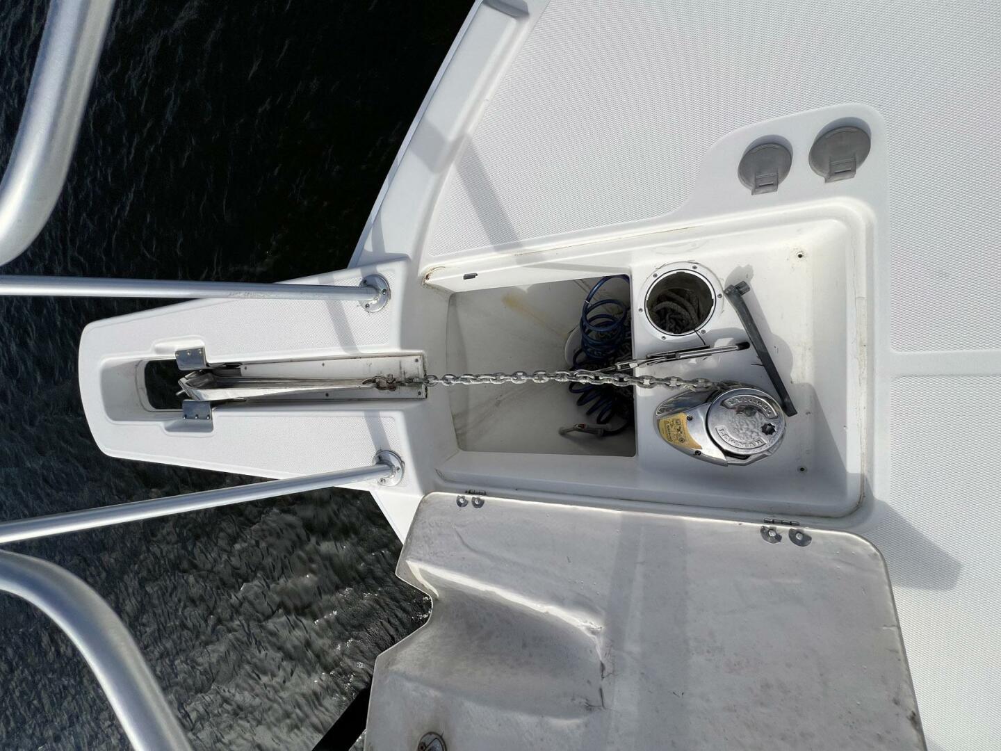 2007 Luhrs 41 Hardtop Express - Image 10