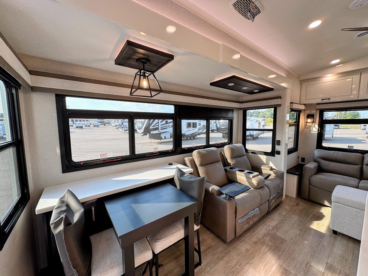 2026 JAYCO PINNACLE 32RLTS - Image 8