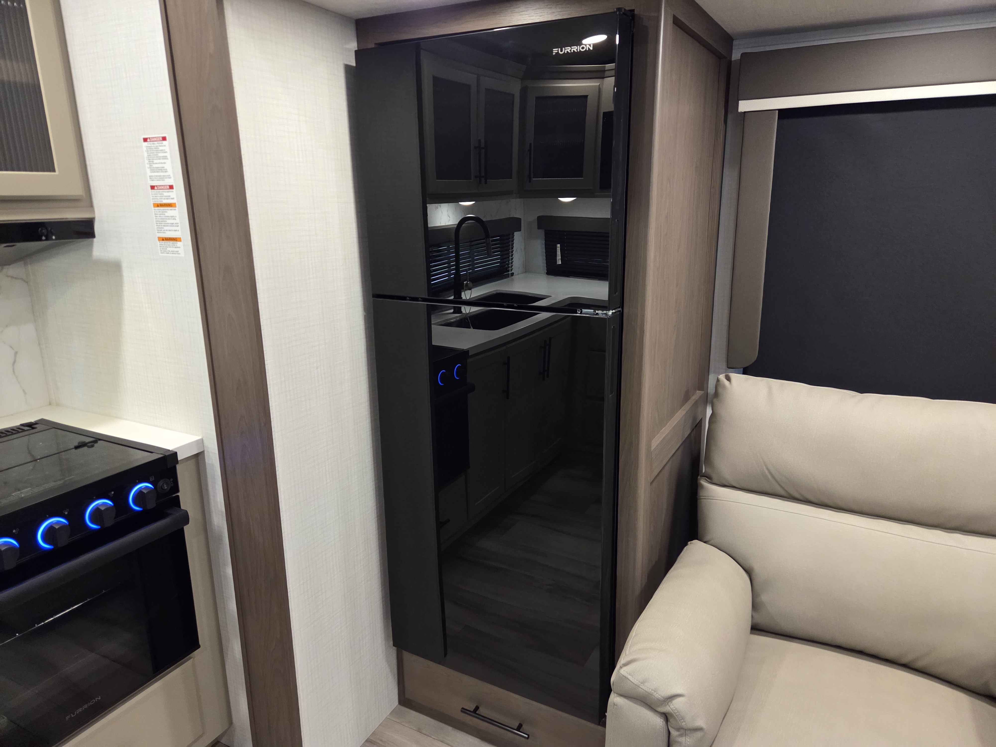 2027 Keystone Cougar Half-Ton 23MLE - Image 8