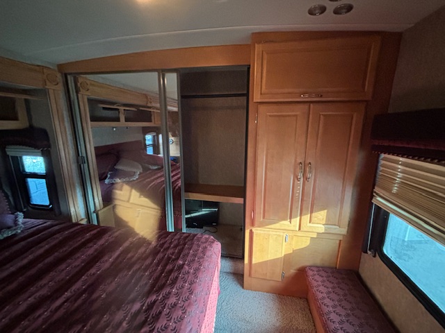 2007 WINNEBAGO TOUR 40TD - Image 24