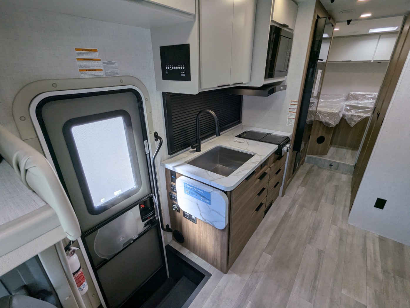 2027 Thor Motor Coach Four Winds 25Z - Image 11