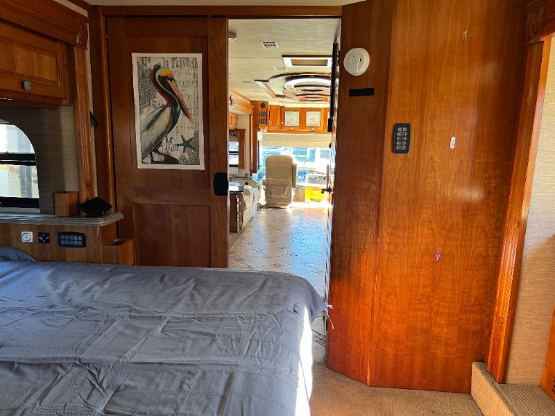 2009 Monaco RV Dynasty Yorkshire IV - Image 28