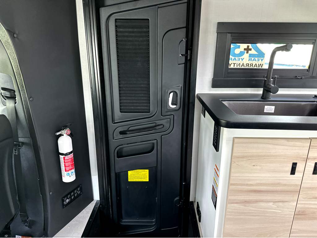 2027 JAYCO MELBOURNE PRESTIGE 25LP - Image 25