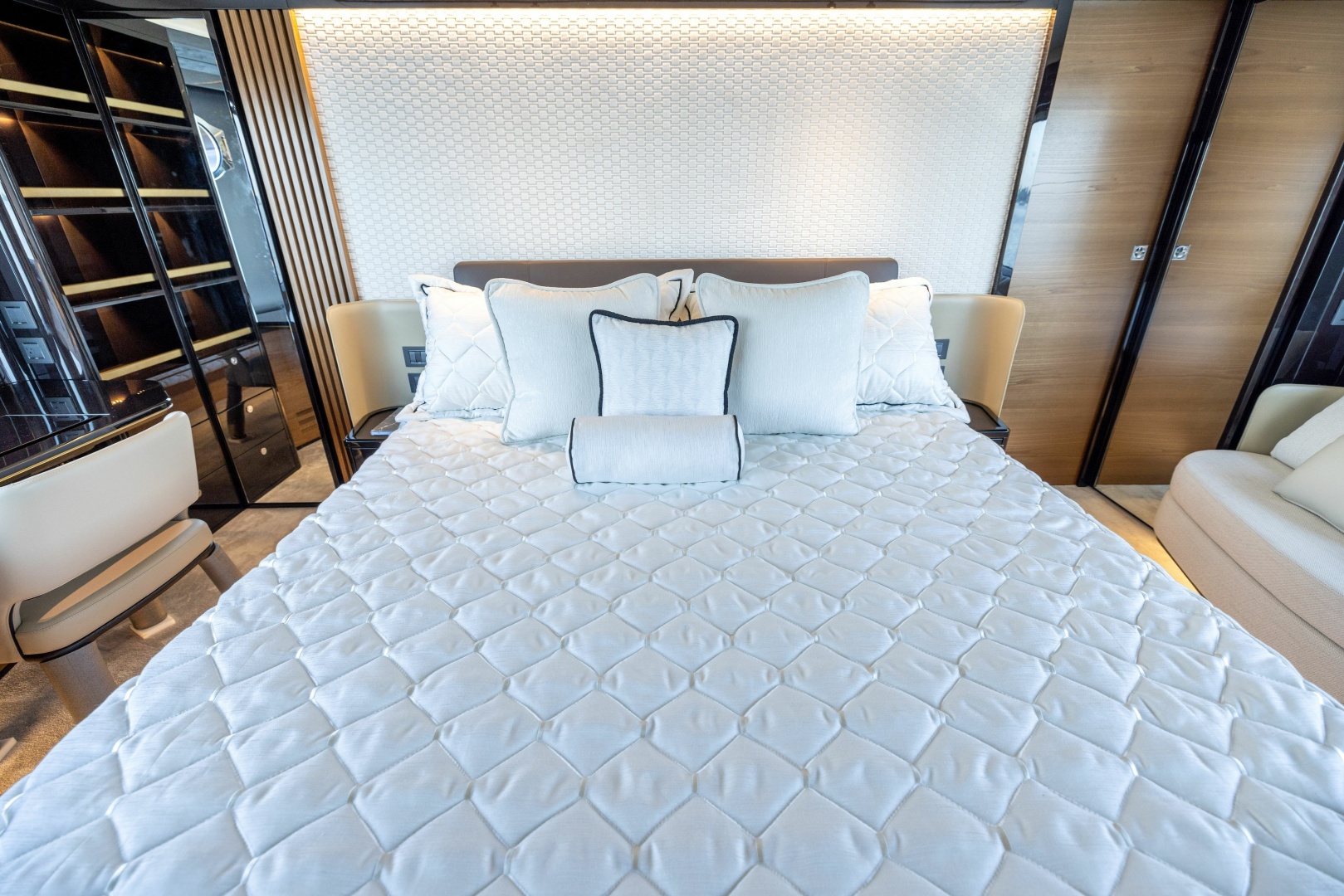 2024 Absolute Navetta 64 - Image 64