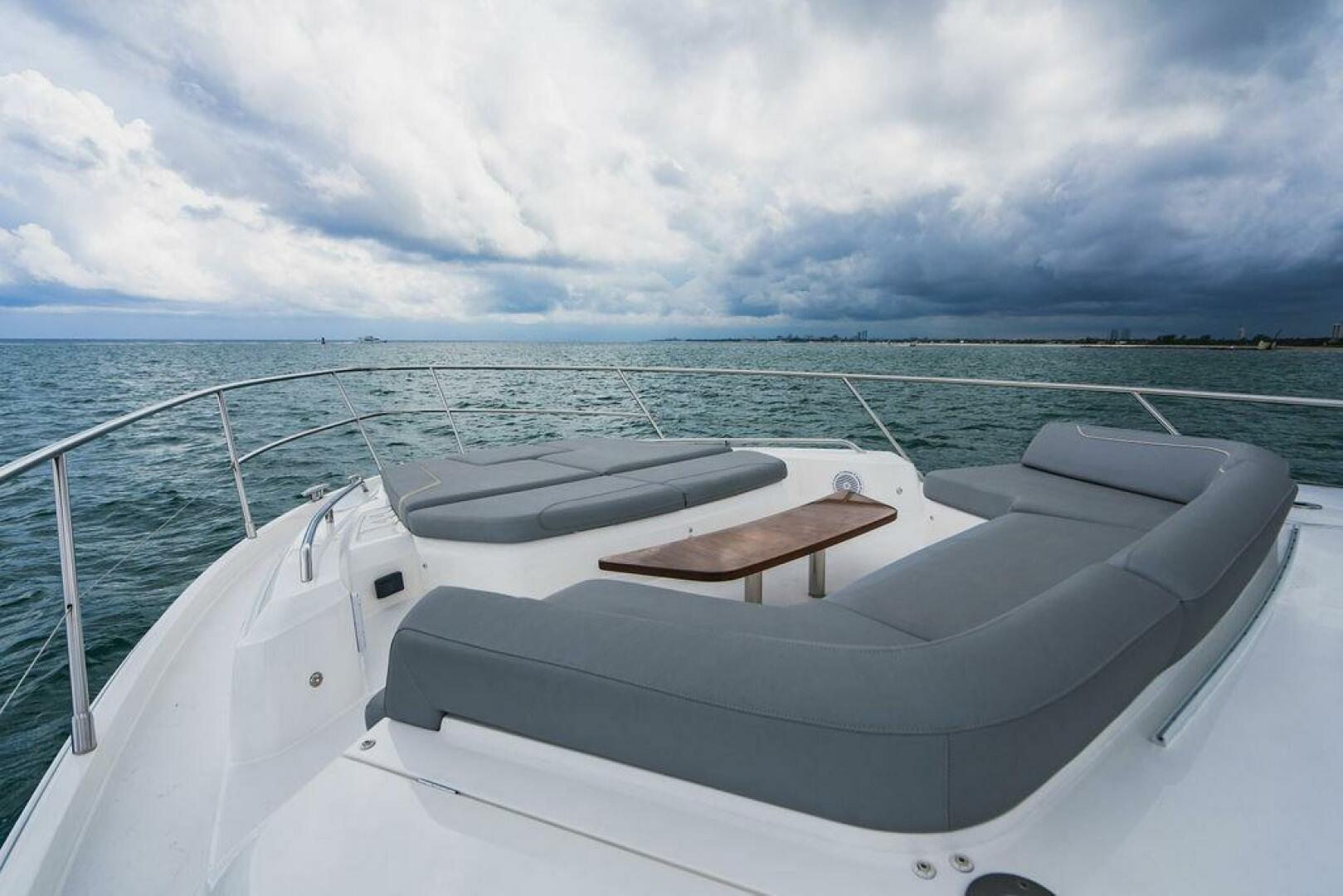 2022 Princess S66 - Image 25