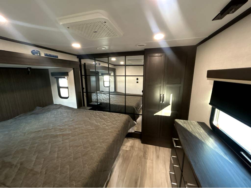 2026 Keystone AVALANCHE 366LS - Image 20