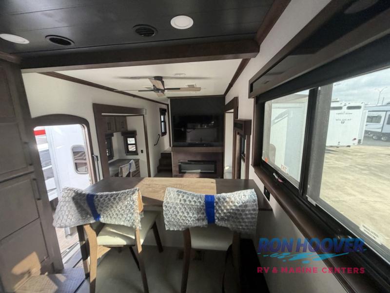2025 FOREST RIVER 421FK - Image 135