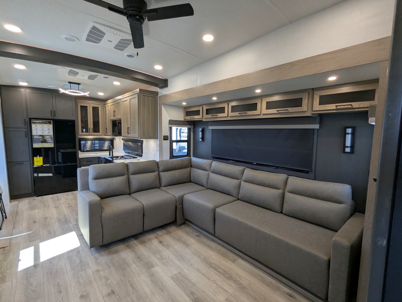 2026 Forest River Rockwood Signature 404SRK - Image 16