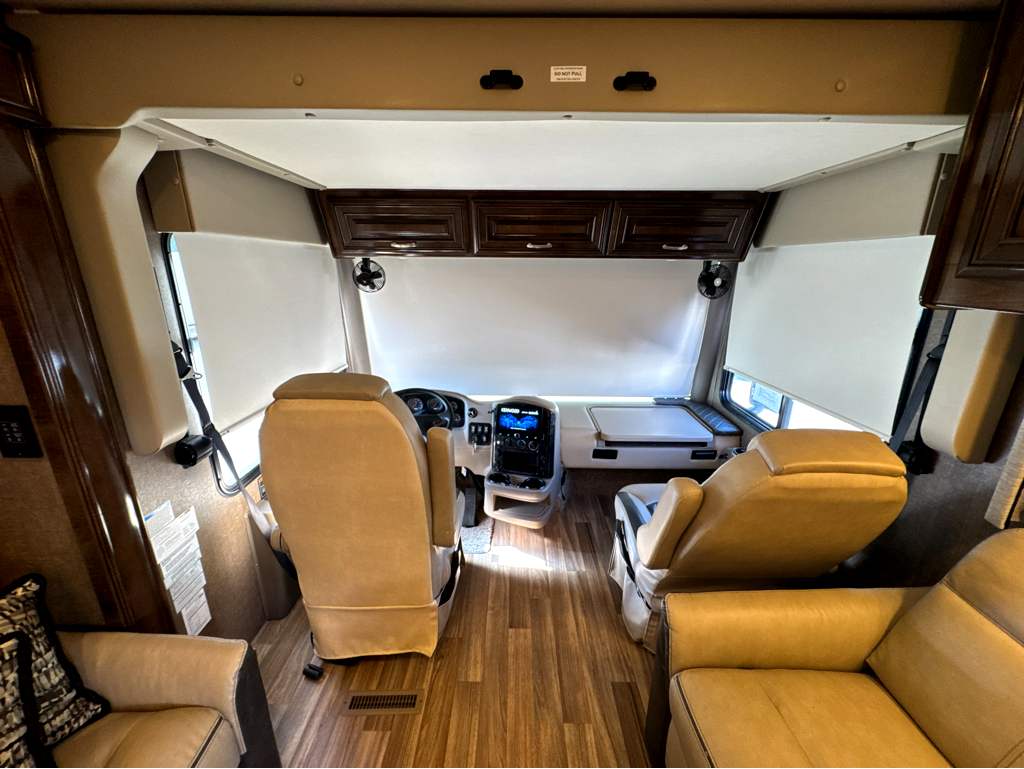 2019 THOR MOTOR COACH PALAZZO 37.4 - Image 6