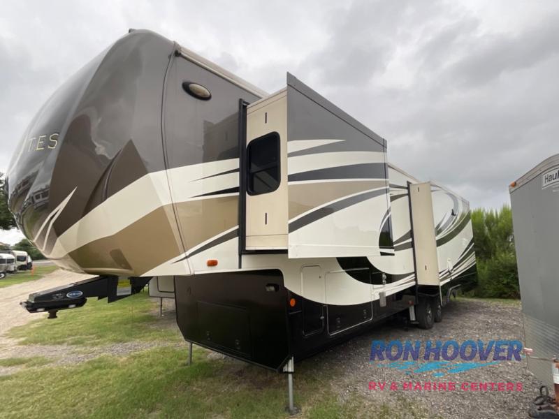 2018 DRV MOBILE SUITES AIRE 38 - Image 3