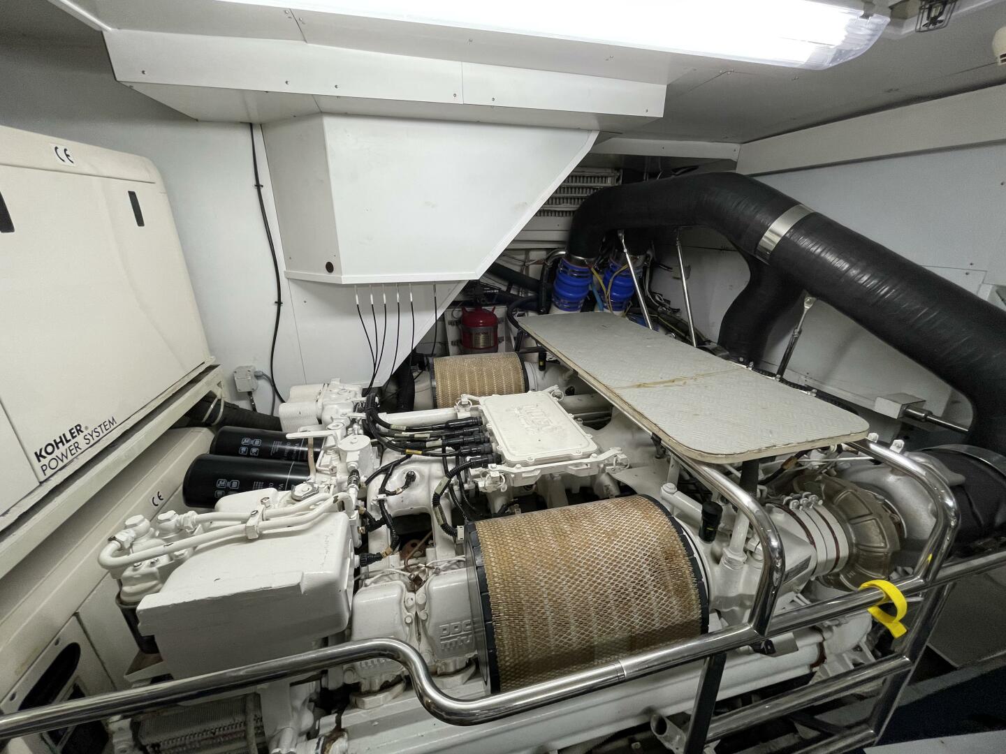 2006 Mochi Craft 74' Dolphin - Image 34