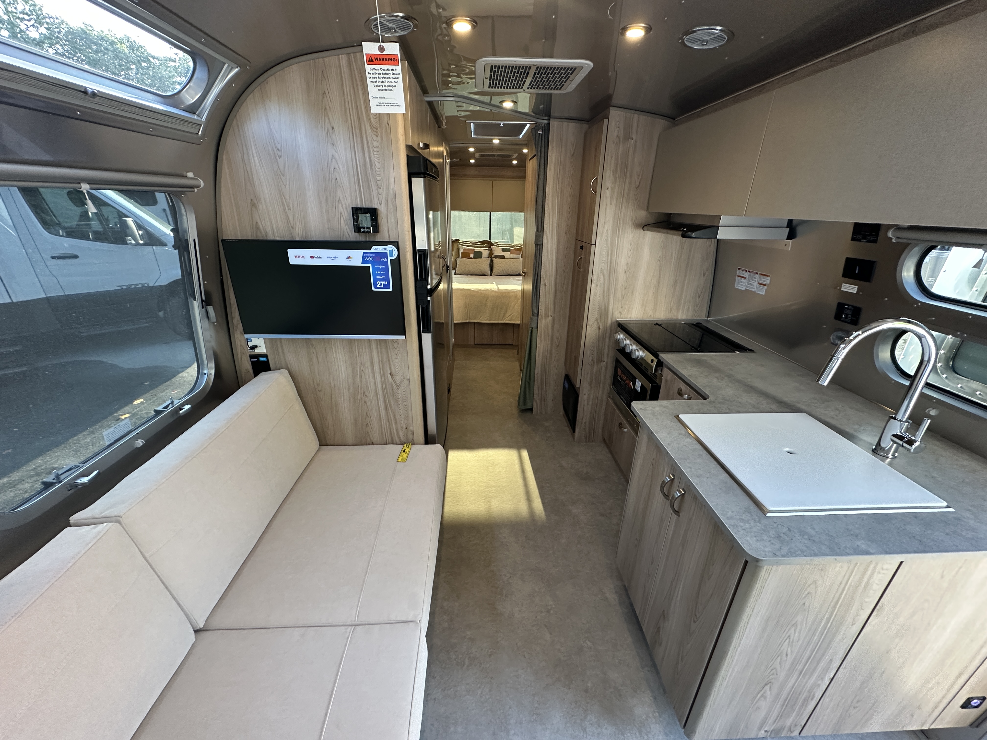 2027 Airstream Flying Cloud 27FB - Image 14
