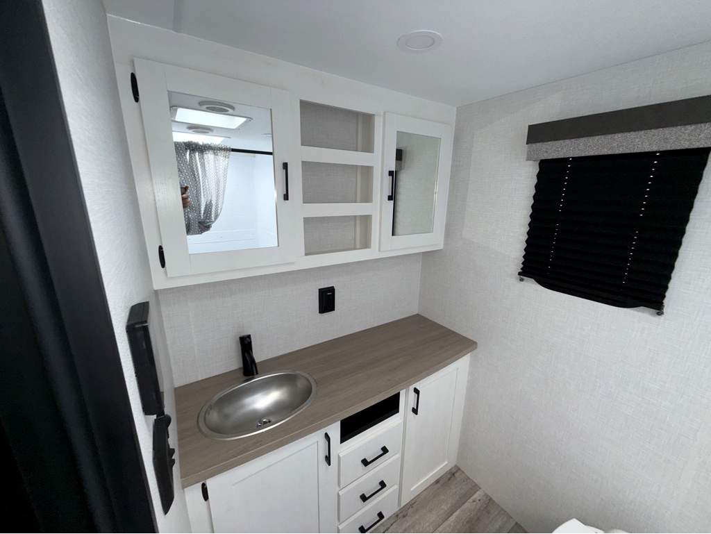 2026 VENTURE RV SIENNA 251VRB - Image 19
