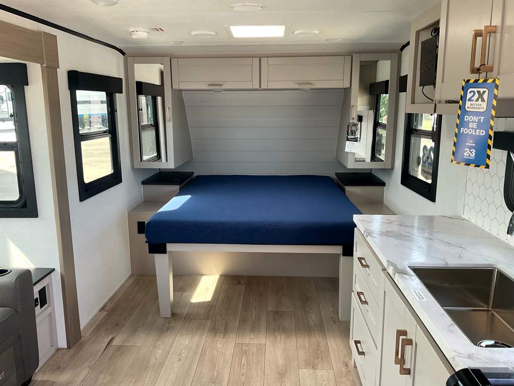 2027 JAYCO Jay Feather 18RBF - Image 5