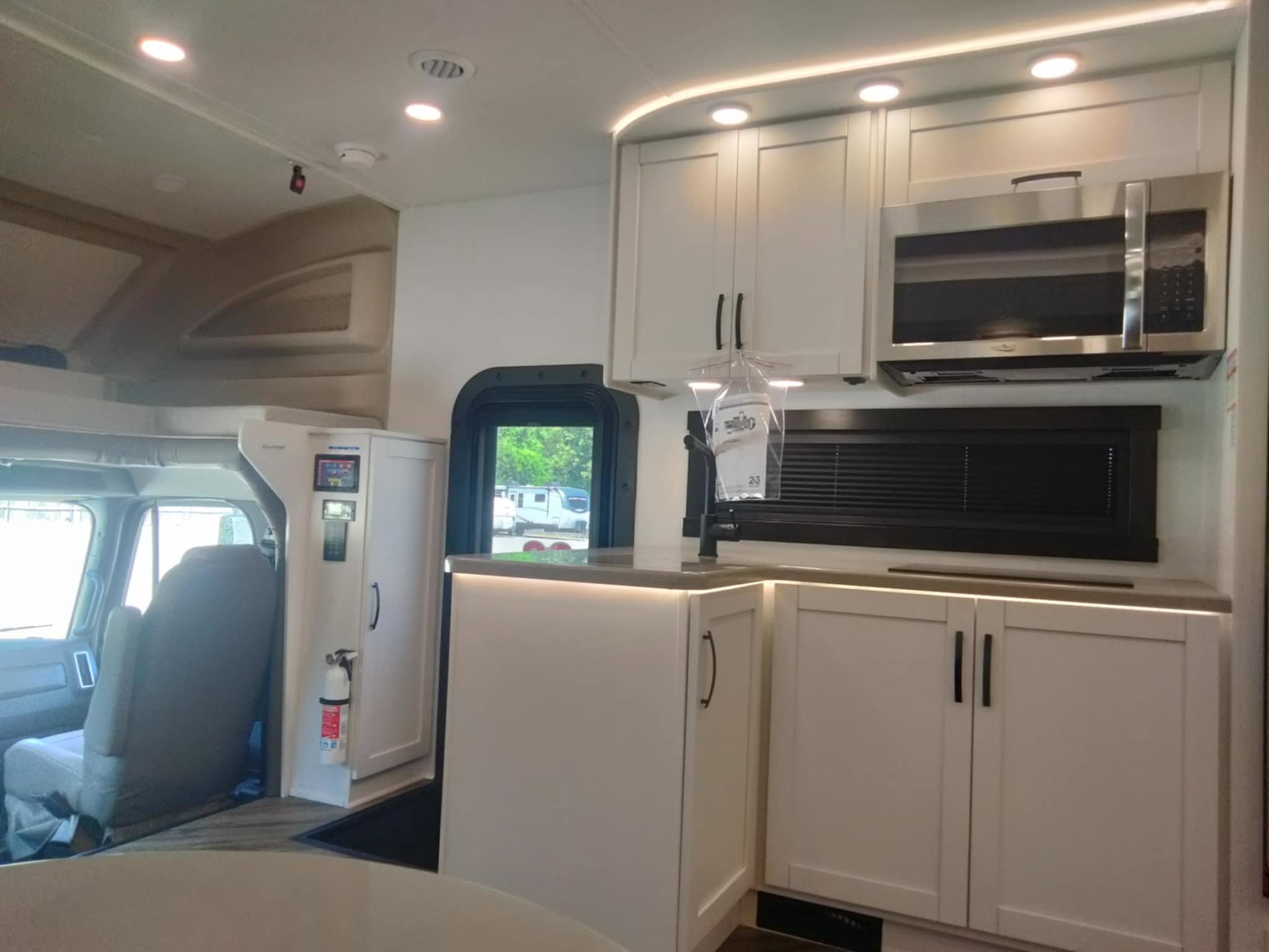 2026 ENTEGRA COACH ACCOLADE 37K - Image 18
