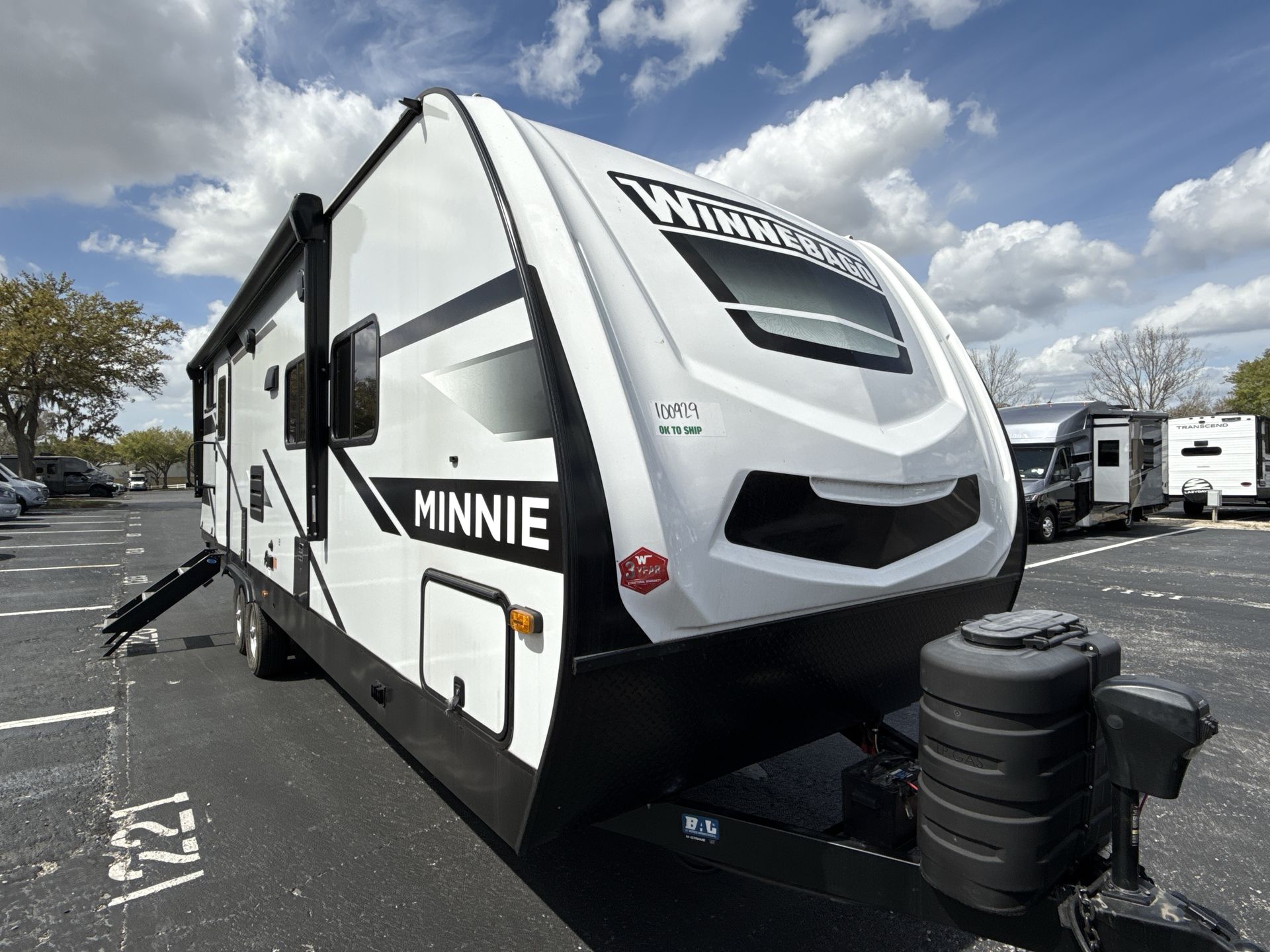 2025 Winnebago Minnie