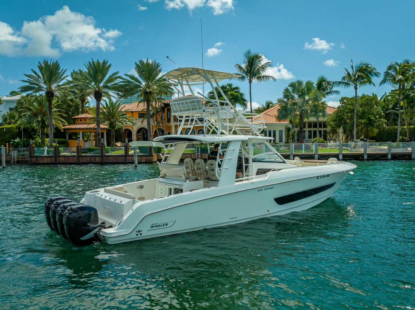 2016 Boston Whaler - Image 5